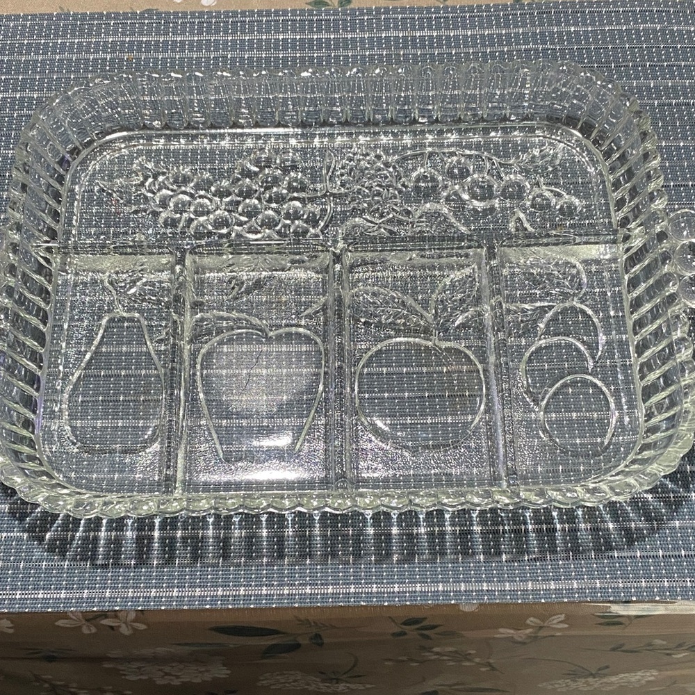 Vintage Indiana Glass Fruit Design 5  Divided Tray - Picture 2 of 10